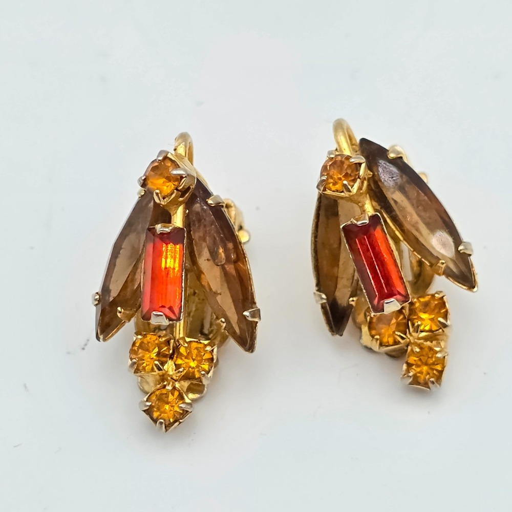 Juliana Style Dimensional Rhinestone Goldtone Vintage Clip-on 1" Earrings